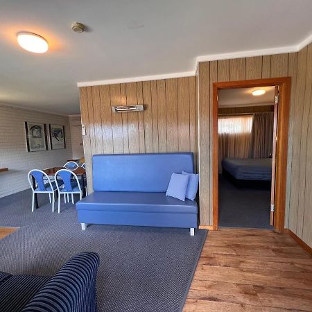Sturt Motel Белренелд Екстер'єр фото