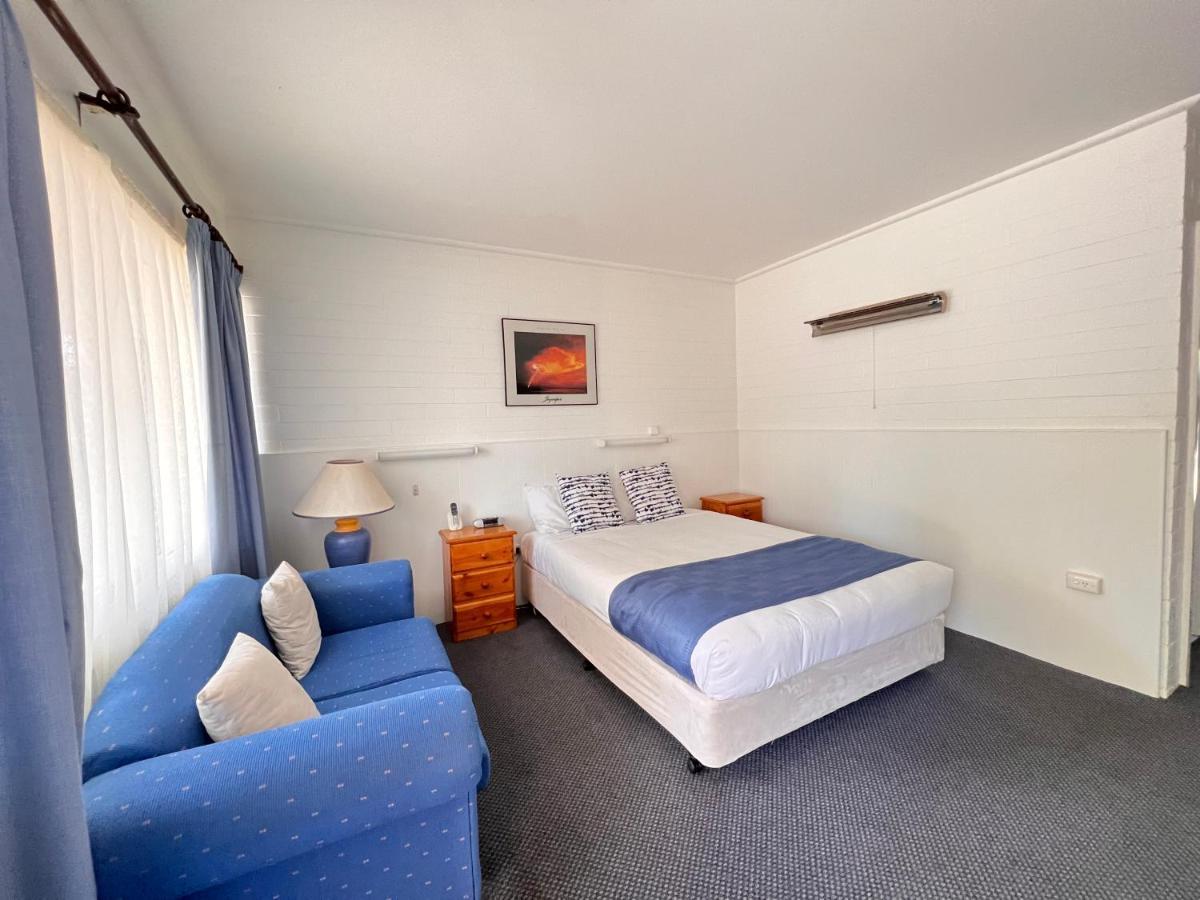 Sturt Motel Белренелд Екстер'єр фото