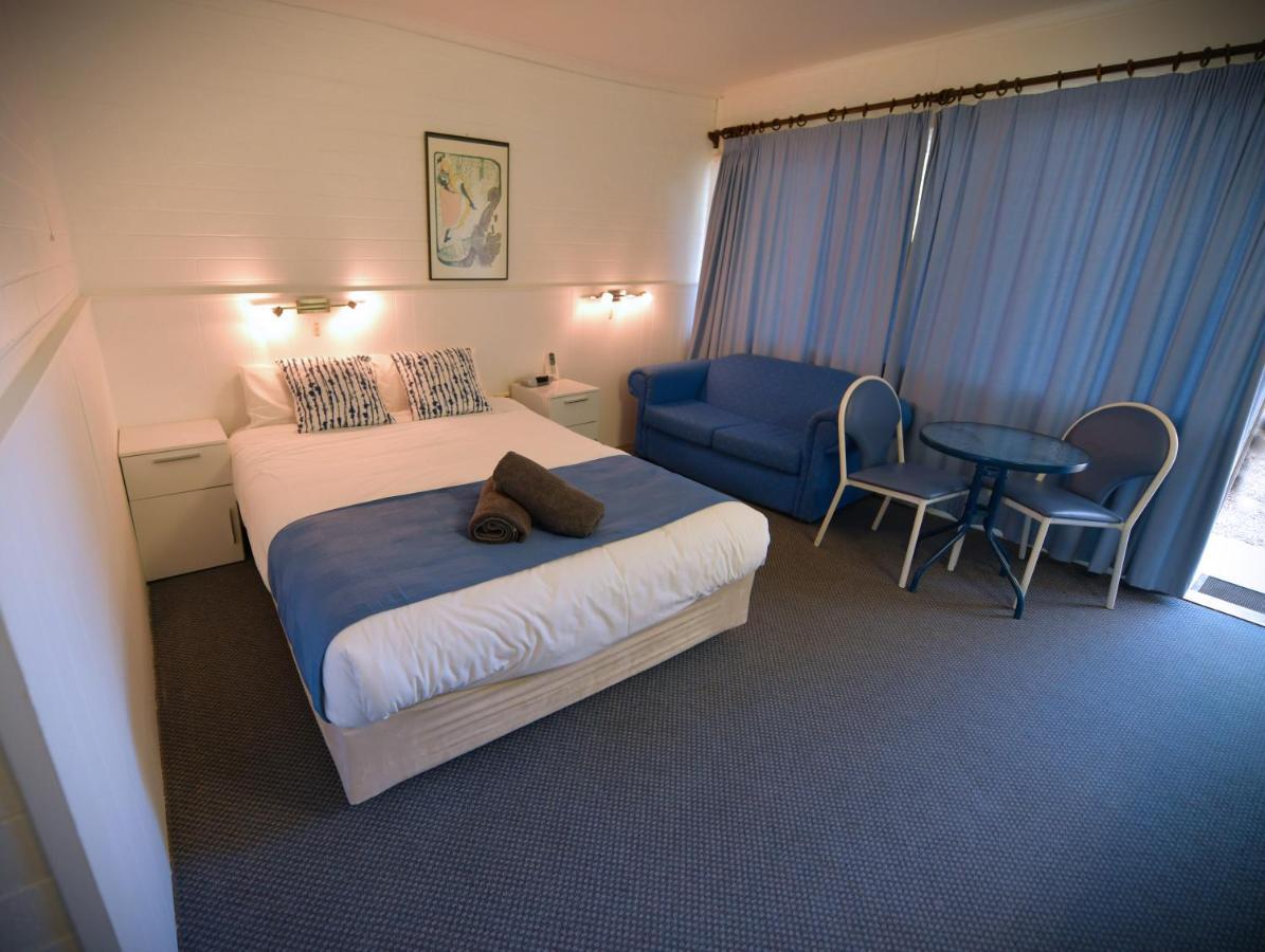 Sturt Motel Белренелд Екстер'єр фото